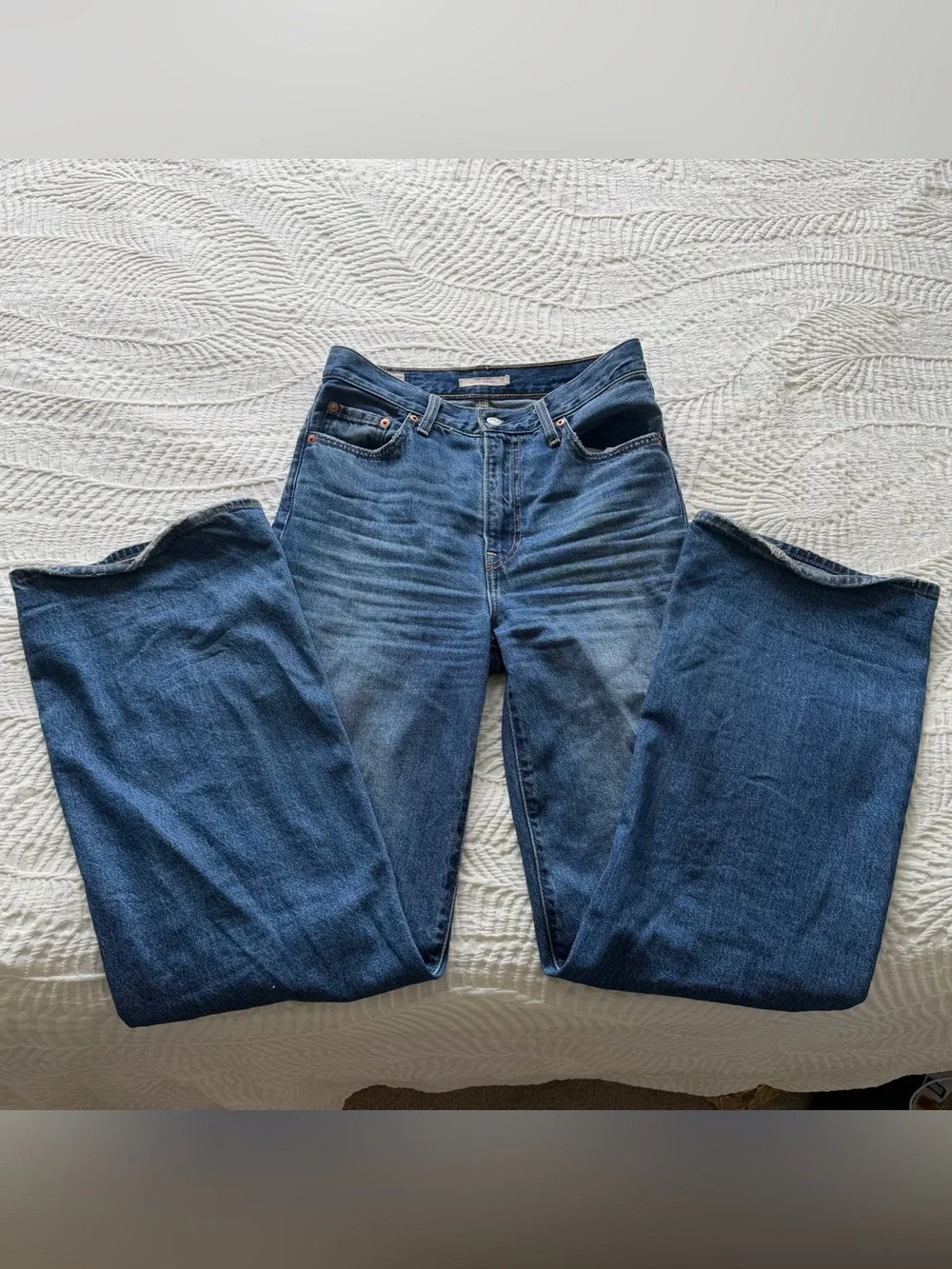 Levi’s Ribcage Wide Leg Jeans - Picture 5 of 12